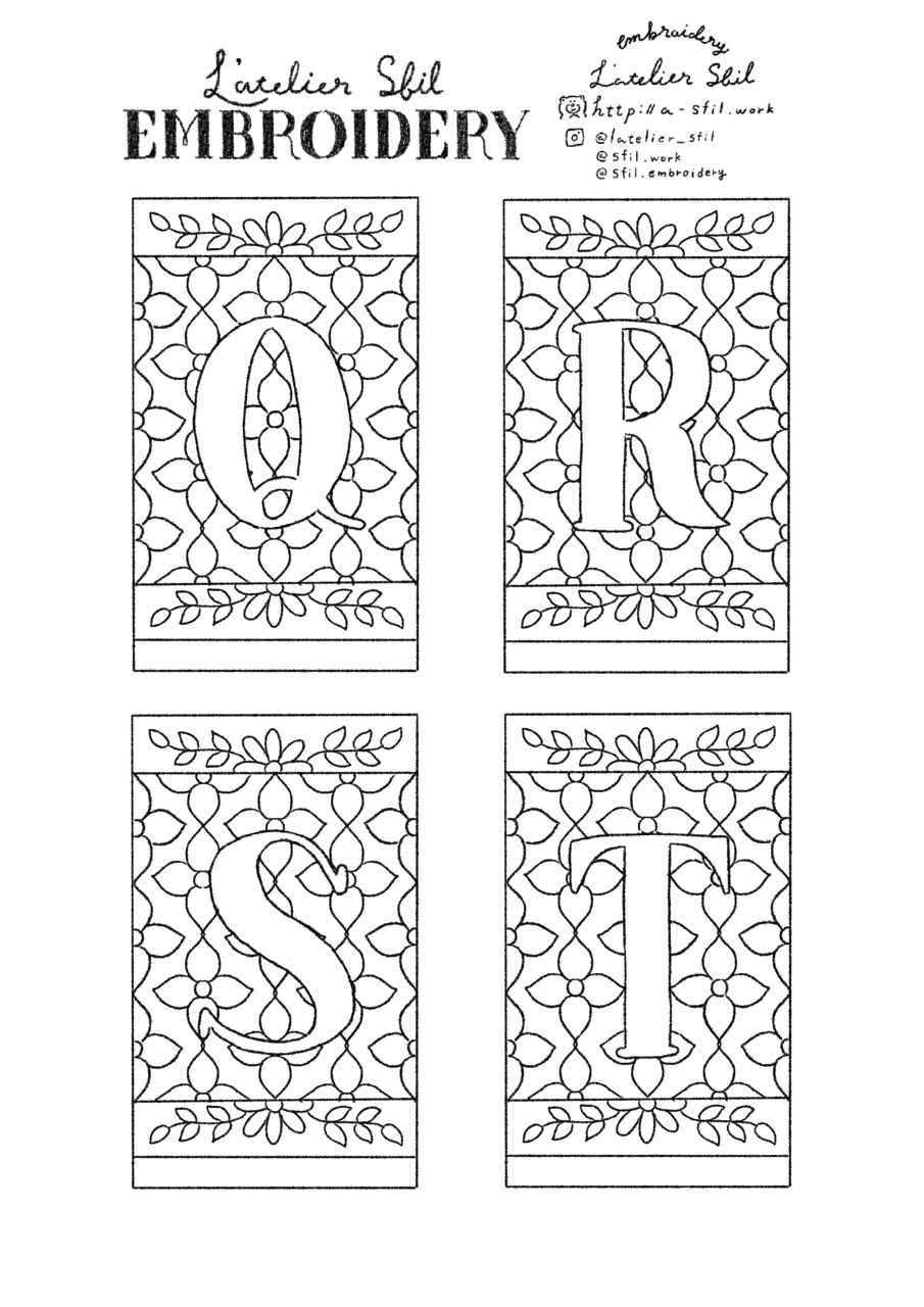 アルファベット刺繡のカードケースQRST